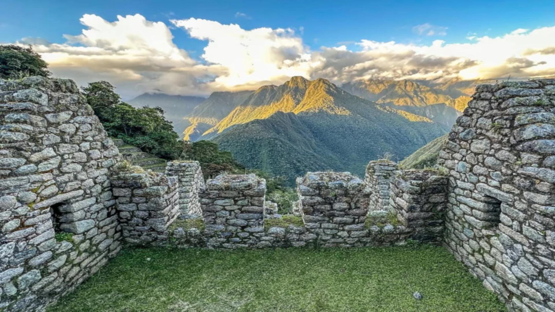 Best Time to Hike Machu Picchu: Why April and October Offer Ideal Weather and Fewer Crowds 