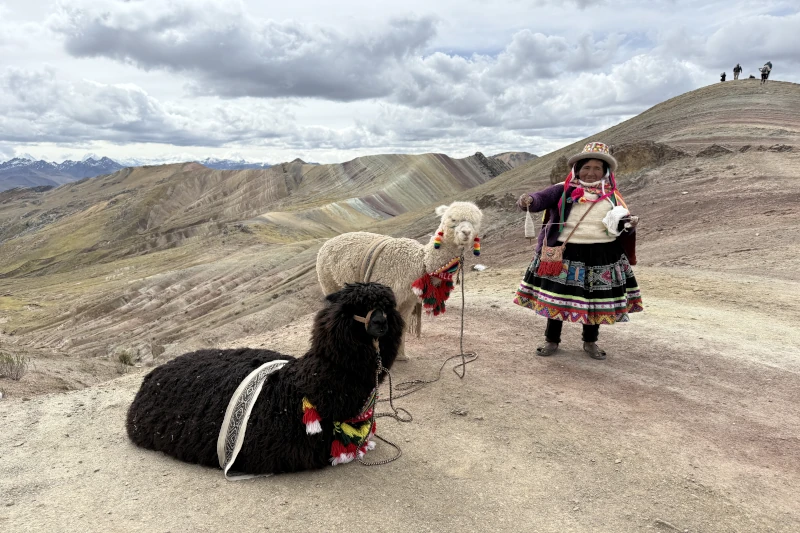 rainbow mountain peru altitude